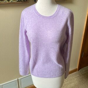 NWT beautiful heathery lavender crewneck cashmere sweater